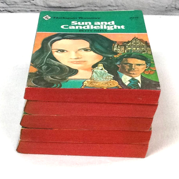 Harlequin Romance Classic Vintage 5 Book Bundle - Picture 3 of 9